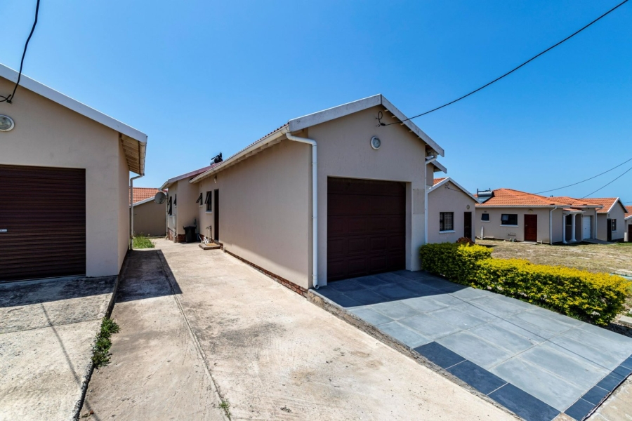 3 Bedroom Property for Sale in Cove Rock Eastern Cape